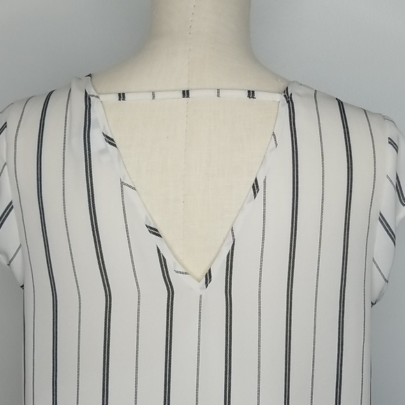 Halogen Striped Short Sleeves Top Medium - Picture 5 of 11